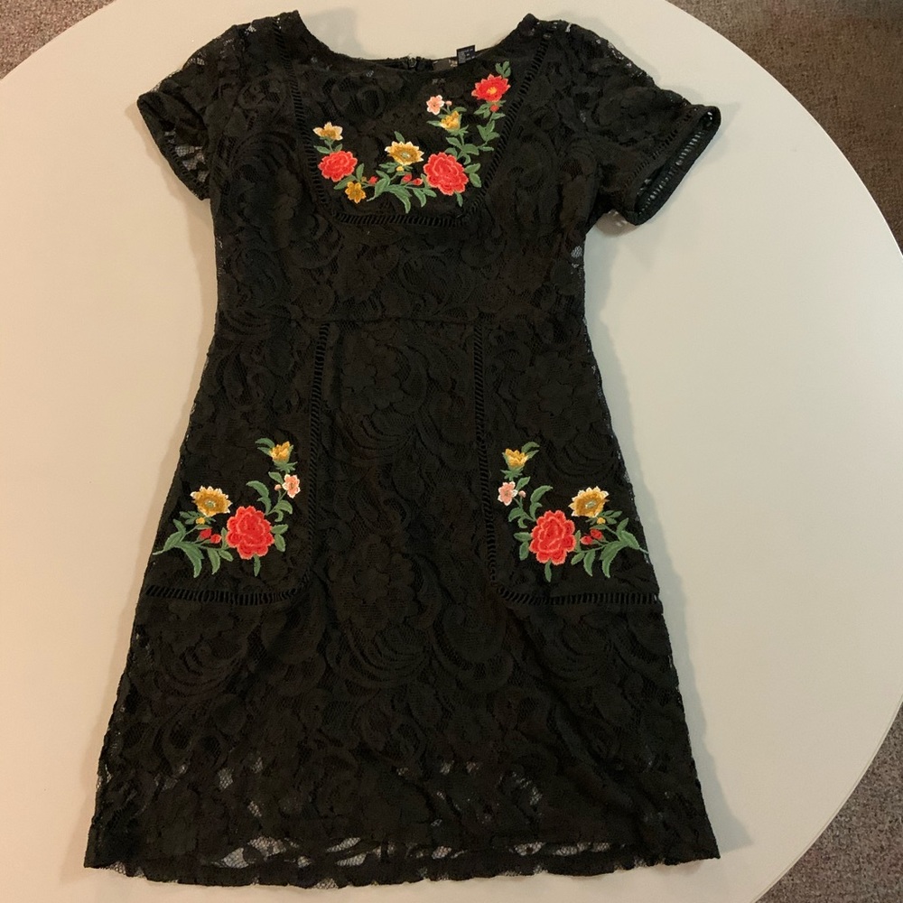 Forever 21 - Floral Short Sleeve Dress